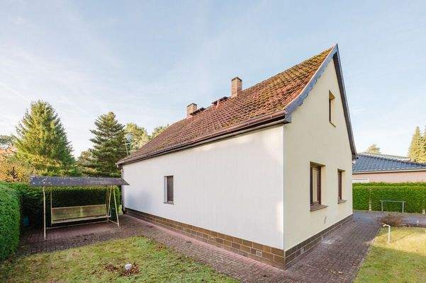 Seitenansicht mit Schaukel