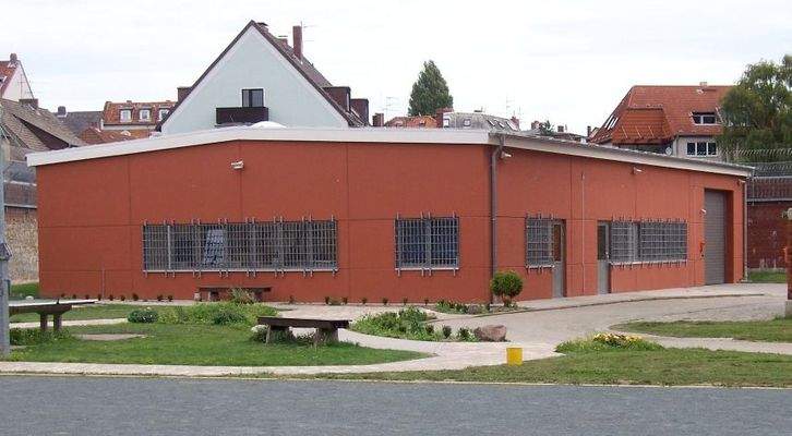 Werkstatt- und Lagergebäude