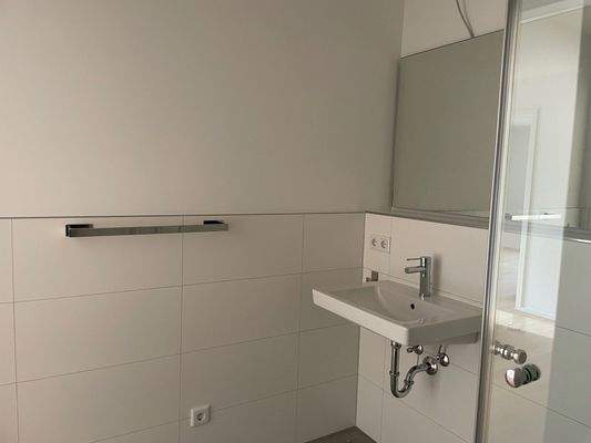 Gäste WC mit Dusche.jpg