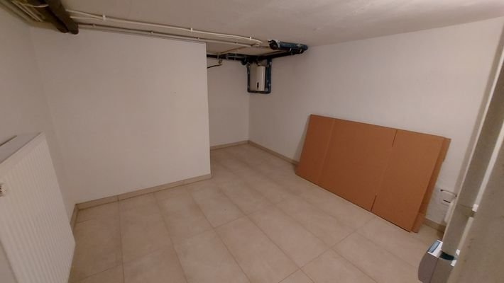 Hinterhaus Keller 3.jpg
