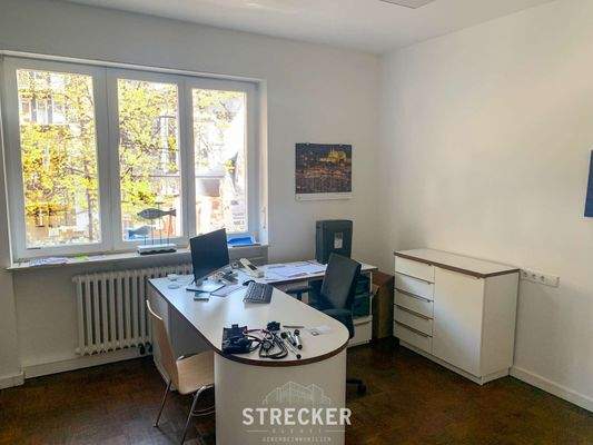 Büro - Behandlung 1