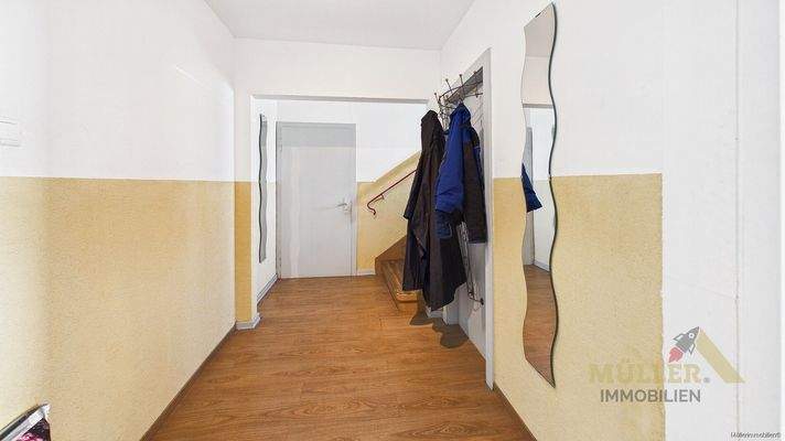 Korridor zum Keller und OG