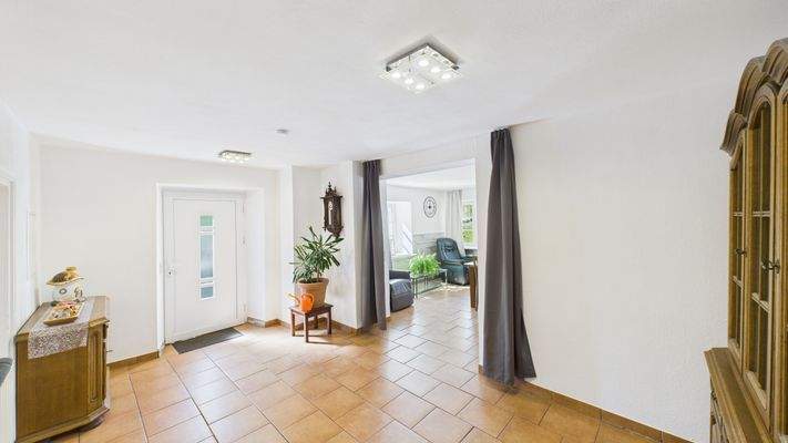 2. Wohneinheit Erdgeschoss - Haupteingang/Flur