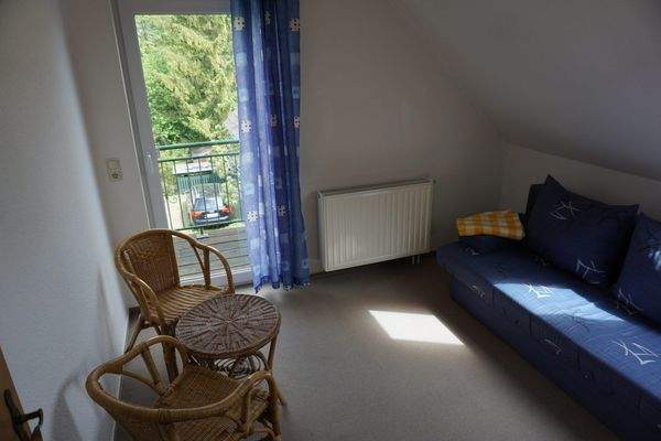 SZ 3 Schlafcouch mit Balkon.jpg