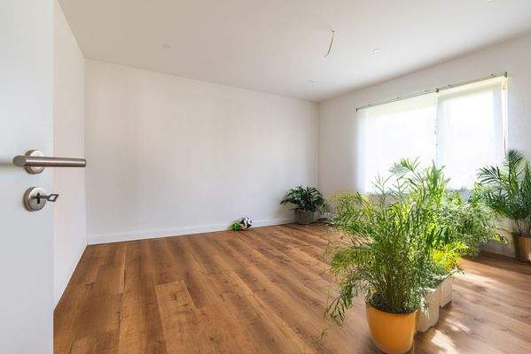 Büro/Gästezimmer im EG (KI)