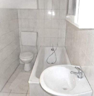 Teilans. Bad in 1 Zimmer.Whg