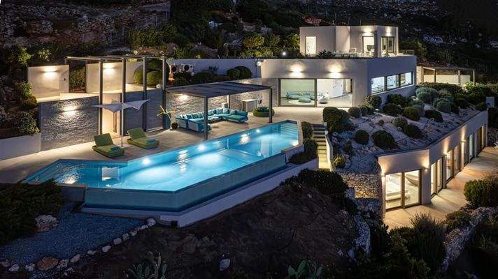 Kreta, Kokkino Chorio: Traumvilla mit makelloser Aussicht mit einer privaten Bucht zu verkaufen