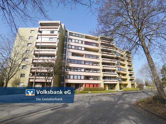 Gebäudeansicht mit Hauszugang