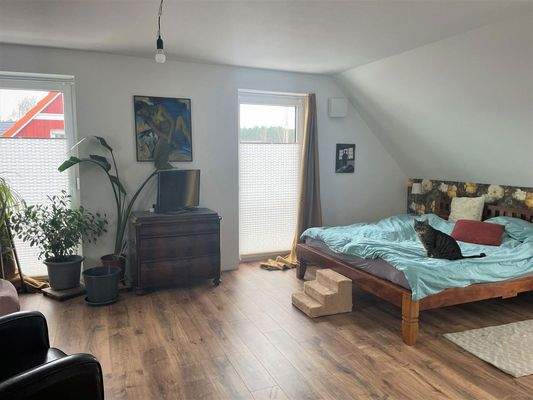 Großes Schlafzimmer