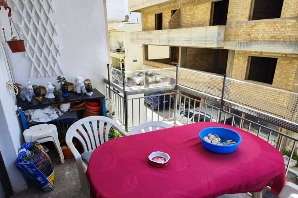 Kreta, Agios Nikolaos: Zentrumsnahe 4-Zimmer-Wohnung mit Meerblick zu verkaufen