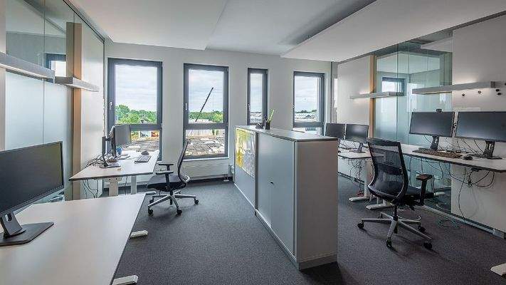 Schreibtisch im Teambüro