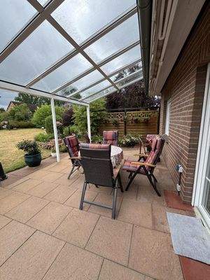 überdachte Außenterrasse