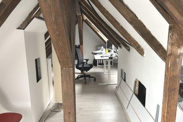 Bühne - wohnlich ausgebaut