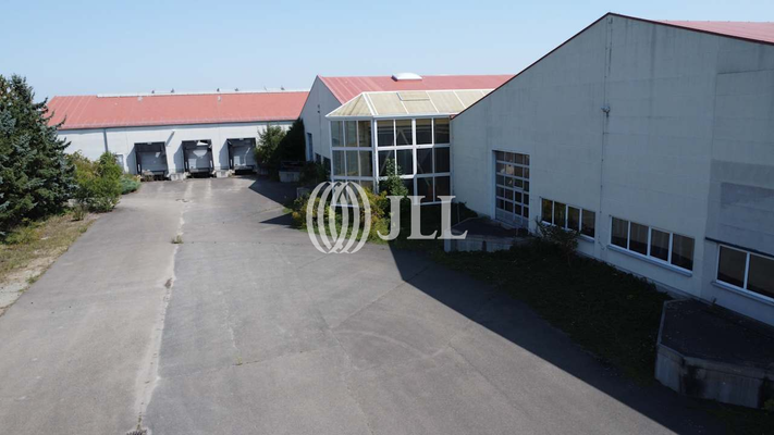 Verladehof mit Laderampen