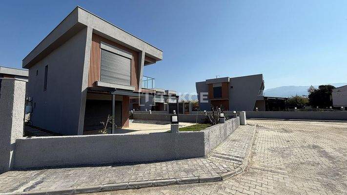 Villas with Private Pools and Gardens in Kuşadası Aydın