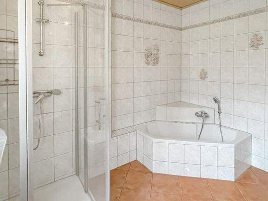 Badezimmer Wohnung EG