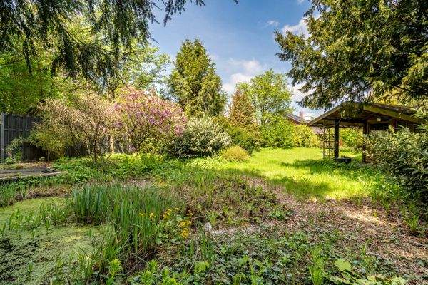 Norderstedt-Grundstück-mit-Altbestand-in-Waldrandlage-23