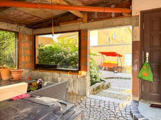 Überdachte Sitzecke