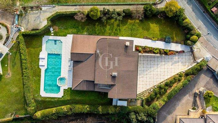 Gesamtansicht des Anwesens