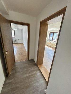 Flur zu Wohnzimmer und Esszimmer Hauptwohnung Erdgeschoss