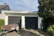 Doppelgarage links vom Haus