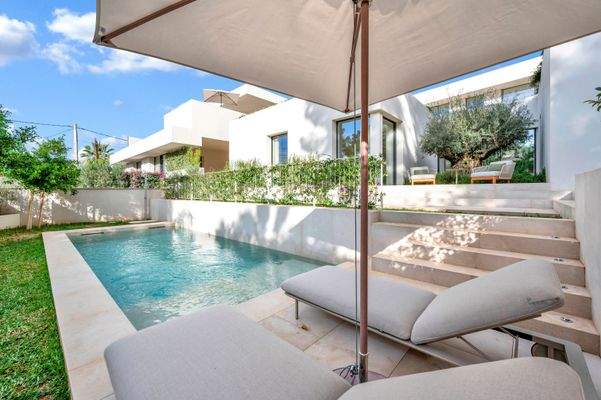 Pool terrace in villa in Portals Nous 4