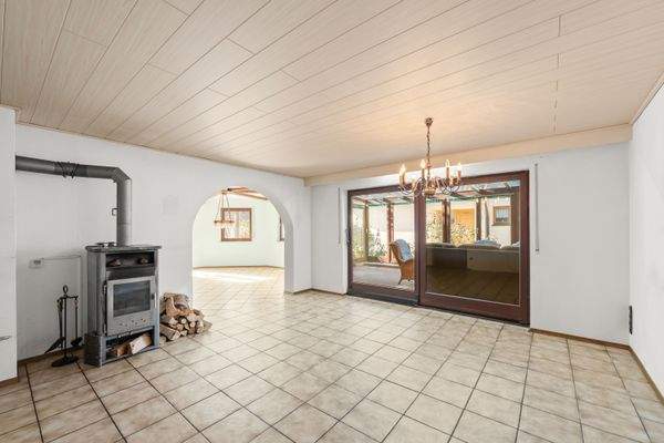 Wohn-Essbereich mit Kamin