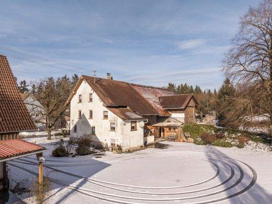 Wohnhaus mit Scheune
