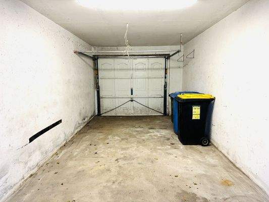 Garage mit Spitzdach