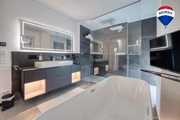 RE/MAX Immobilien DeLux