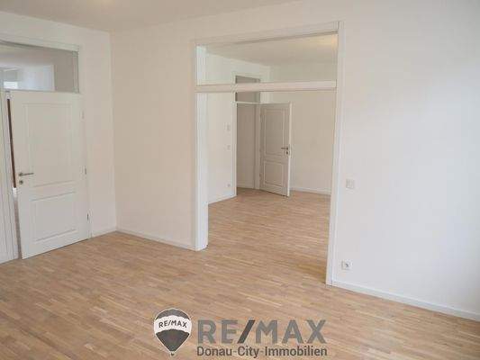 Esszimmer o. SZ - Wohnzimmer (vor Erstbezug)