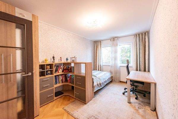 Kinder- Arbeitszimmer (2)