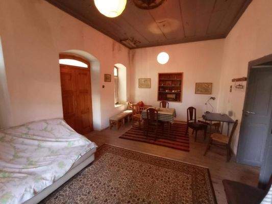 Kreta, Neapoli: Großes Steinhaus mit unvollendetem Gästehaus, Olivenhain und Garten zu verkaufen