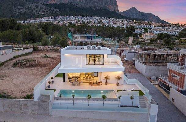 Elegant Detached Luxurious Villas with Pools in Polop Alicante