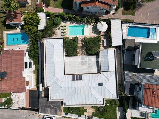 Detached House with Private Pool and Garden for Sale in Belek