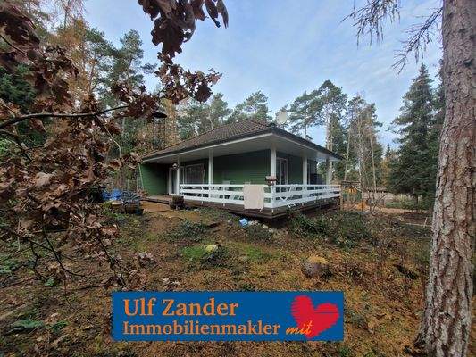 Holzhaus mit 2.029 m² Grundstück