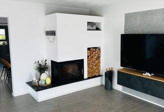 Kamin mit Wassertasche im Wohnzimmer