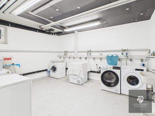 Großzügiger Waschraum