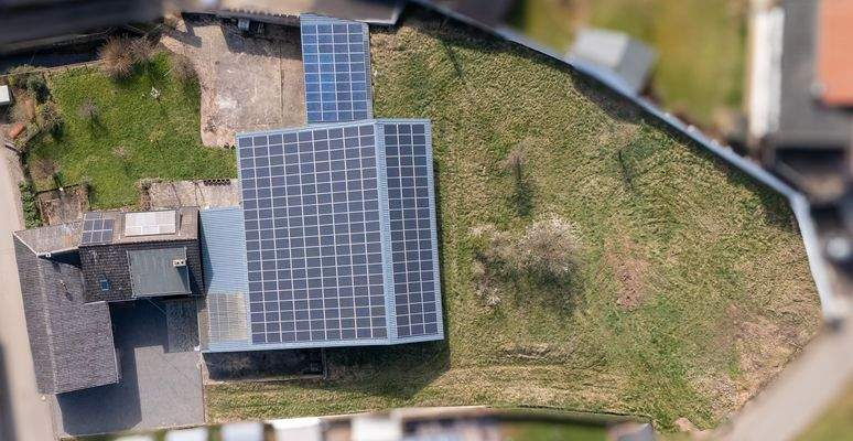 Luftaufnahme 4, Baugrundstück rechts