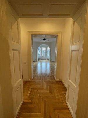 Flur mit Blick zum Wohnzimmer