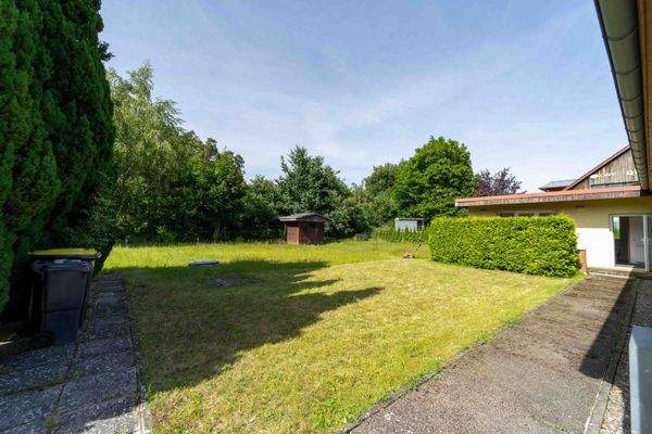 Außenansicht + Garten