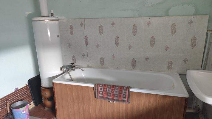 OG 3 - Bad mit Badewanne