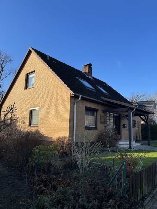 Einfamilienhaus mit Garage, Stellplatz, Terrasse und Garten in Schönkirchen