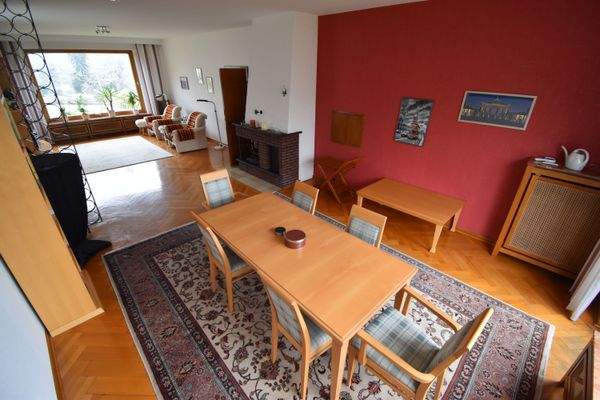 EG: Wohn-Essraum mit KAMIN