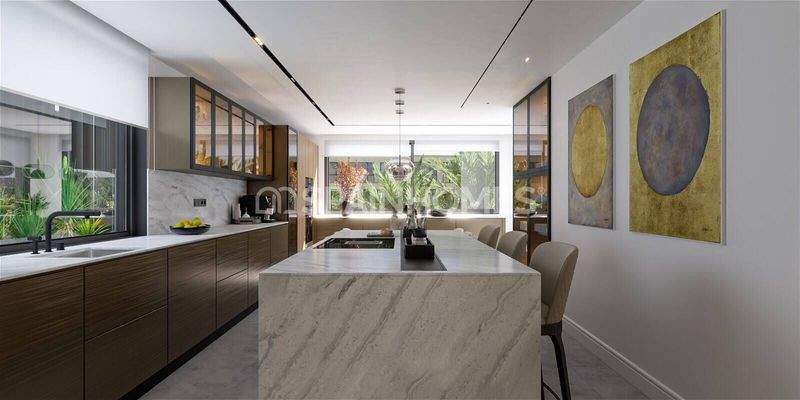 4-Bedroom Flat near Turo Park in Sairra Barcelona