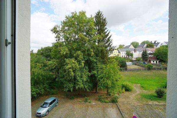 Parkplätze hinter dem Haus