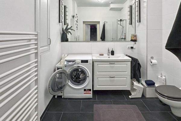 Wohnung Nr. 5, 2. OG rechts- Badezimmer