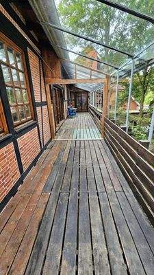 28 m² Balkon zum Garten (Ost)