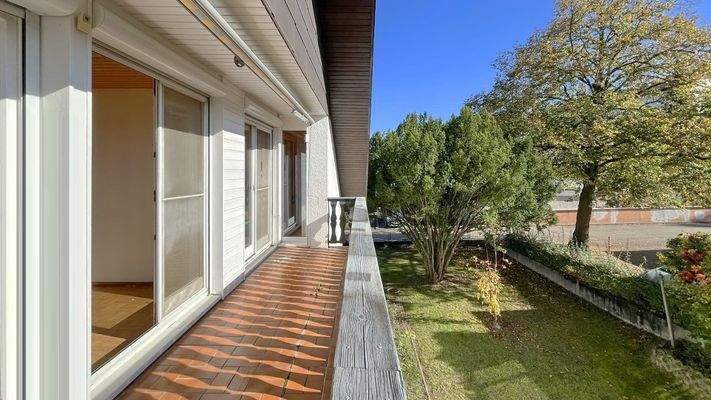 Sonniger Balkon auf der Südseite