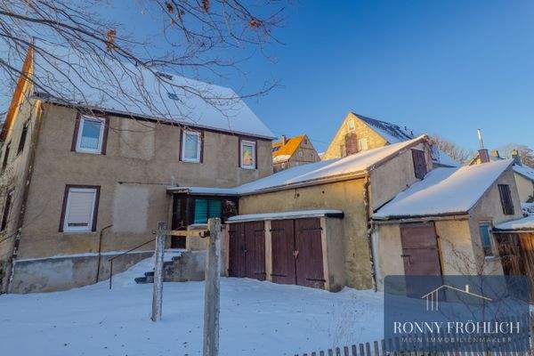 Rückseite + Garagen